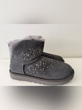 NWOB UGG Women's Classic Galaxy Bling Mini Shearling Boots | US  9 | Gray